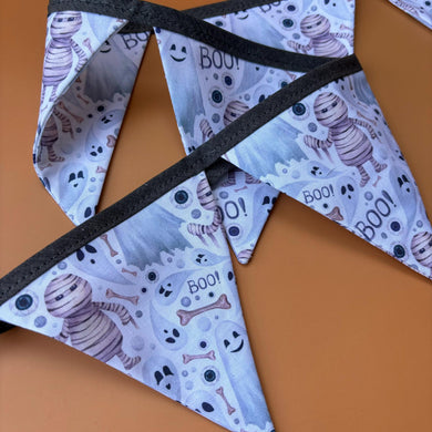 Halloween mummy and ghosts miniature bunting. Viv decorations. Cage decorations.