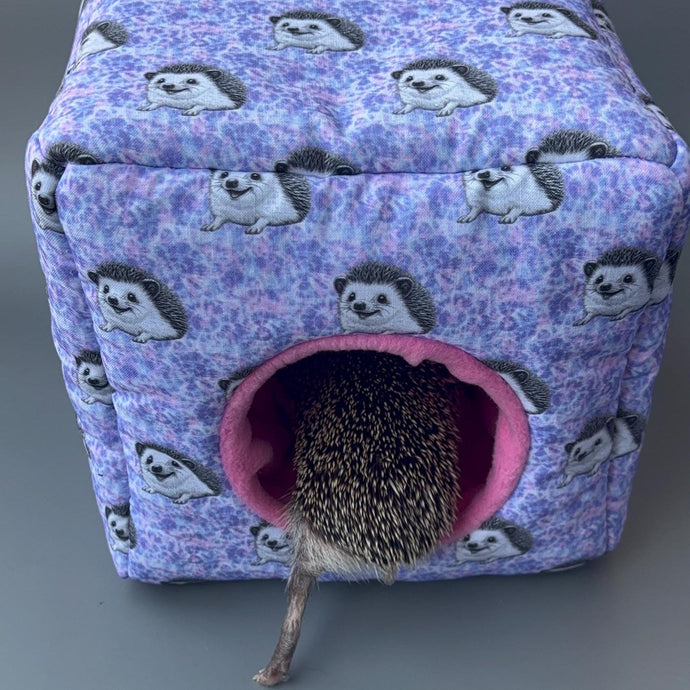 Happy Quills cosy cube house. Hedgehog padded fleece lined house.