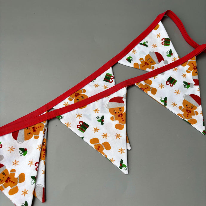 Christmas gingerbread man miniature bunting. Viv decorations. Cage decorations.